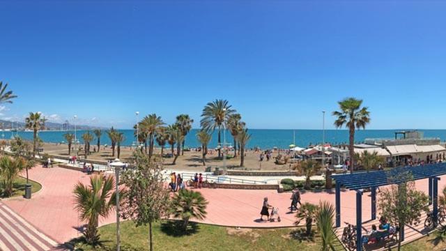 Precioso Apartamento A 5 Minutos Andando De La Playa Малага Экстерьер фото